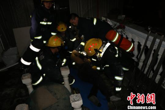 广西东兴市发生一起疑似煤气爆炸事故7人受伤n1hx5aiwzvp.jpg