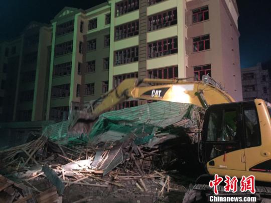 黑龙江明水一在建商服坍塌事故致3死1伤责任人被控u4rpmhizgwv.jpg